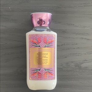 Bath & Body Works Bahamas Passionfruit & Banana Flower Lotion - Purple and Gold